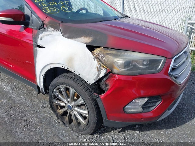 1FMCU9J98HUE26392 Ford Escape