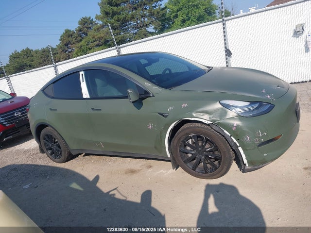 7SAYGDEE1NF465263 Tesla Model Y