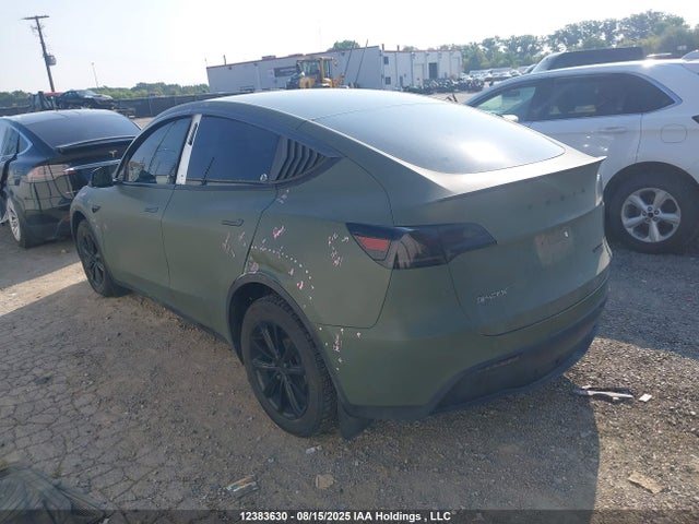 7SAYGDEE1NF465263 Tesla Model Y