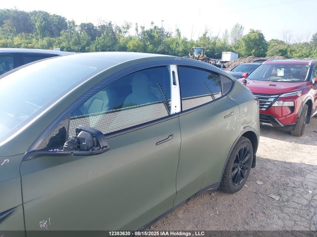 7SAYGDEE1NF465263 Tesla Model Y