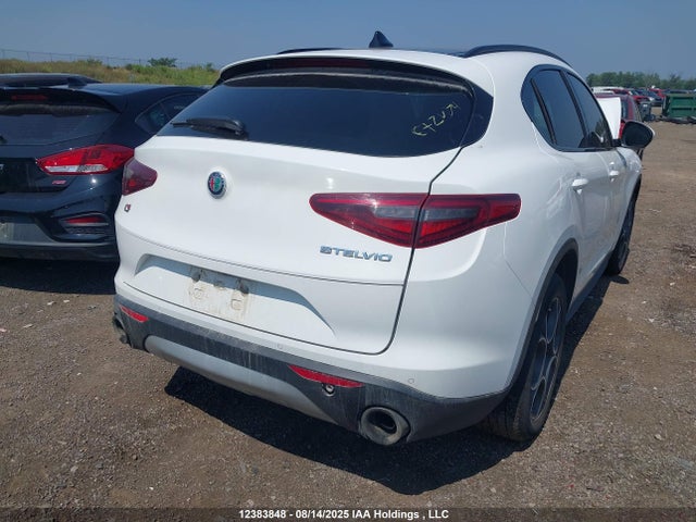 ZASFAKPN0J7C00459 Alfa Romeo 2018