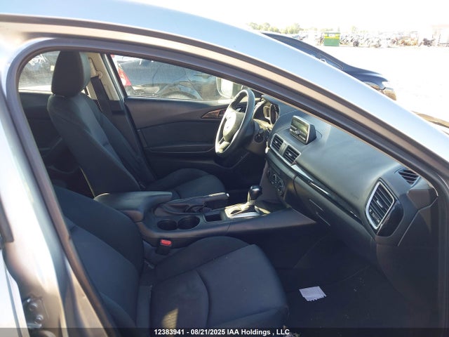 3MZBM1U70FM168749 Mazda pe