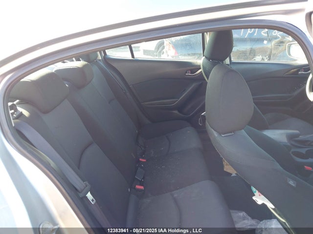 3MZBM1U70FM168749 Mazda pe