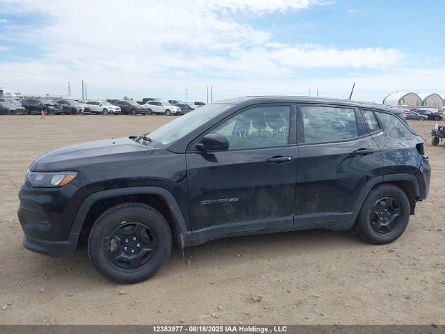 3C4NJCAB0NT136952 Jeep 2022
