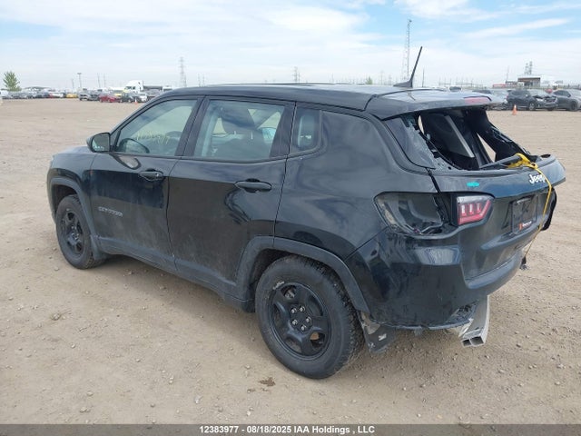 3C4NJCAB0NT136952 Jeep 2022