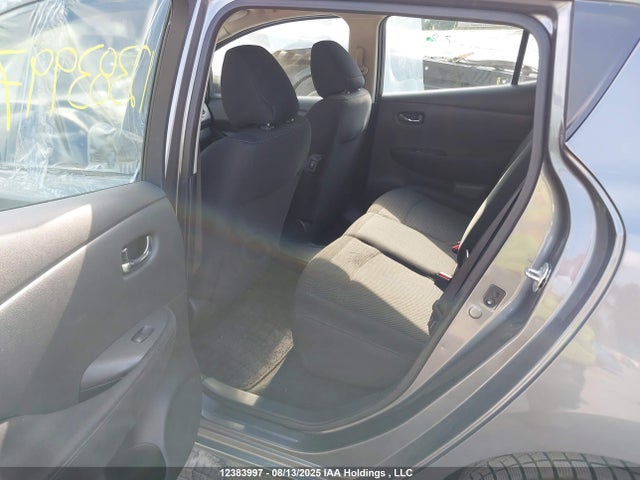 1N4BZ0CP7HC311481 Nissan 2017