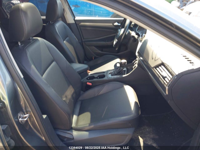 3VWE57BU0KM218081 Volkswagen 1.8 tsi