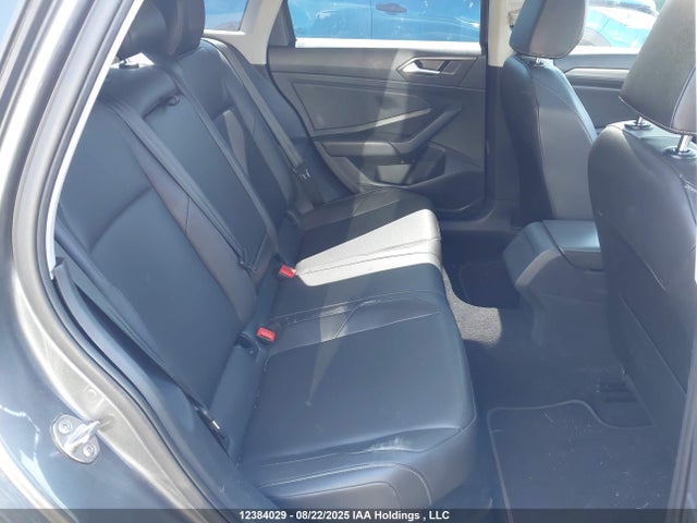 3VWE57BU0KM218081 Volkswagen 1.8 tsi