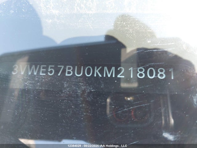 3VWE57BU0KM218081 Volkswagen 1.8 tsi