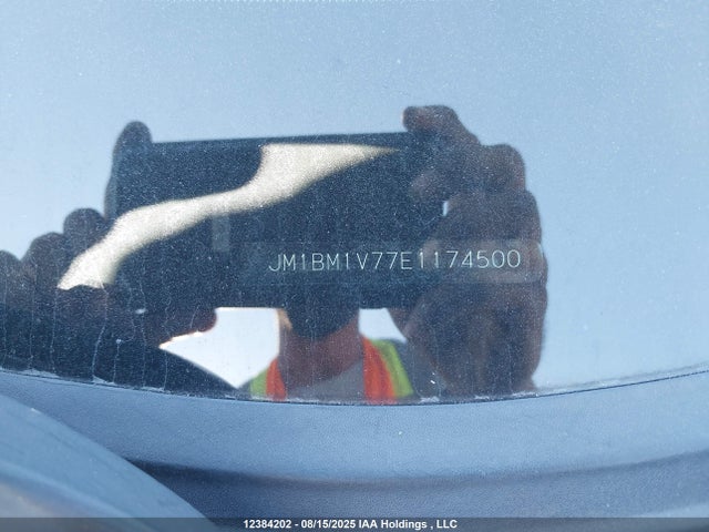 JM1BM1V77E1174500 Mazda pe