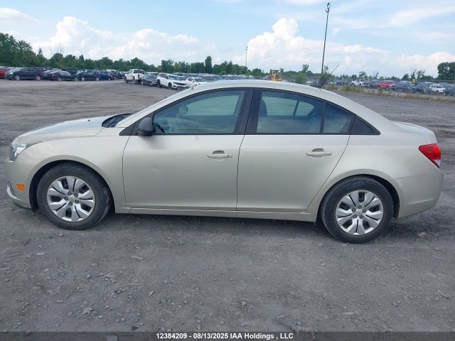 1G1PL5SH3E7288240 Chevrolet luw