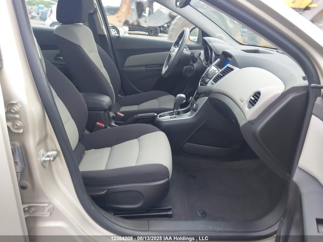 1G1PL5SH3E7288240 Chevrolet luw