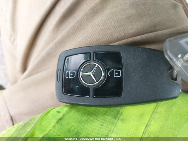 Mercedes-Benz om651 2022 W1Y4DCHY4NP454974 Image 11