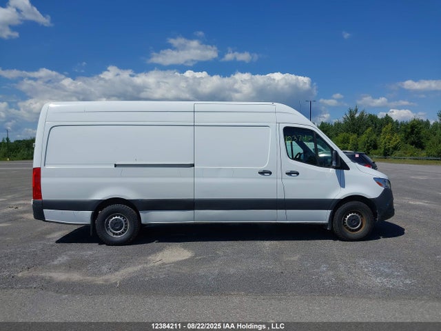 Mercedes-Benz om651 2022 W1Y4DCHY4NP454974 Image 14