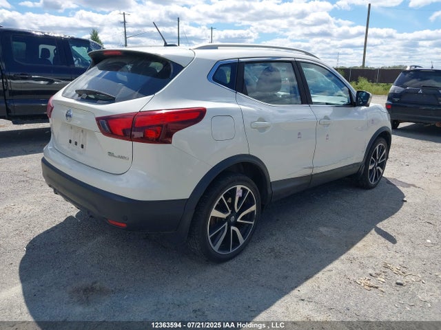 JN1BJ1CR3KW330465 Nissan 2019