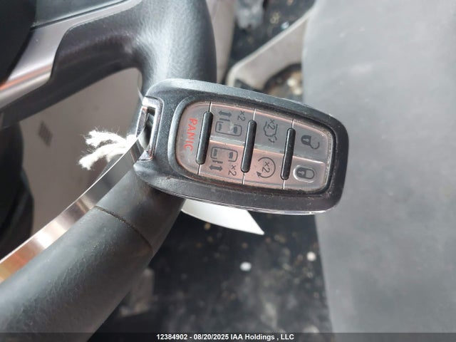 Chrysler Pacifica 2018 2C4RC1DG7JR234199 Image 11