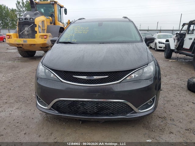 Chrysler Pacifica 2018 2C4RC1DG7JR234199 Image 12