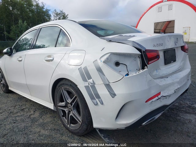 WDD3G4FB4KW001005 Mercedes-Benz m260