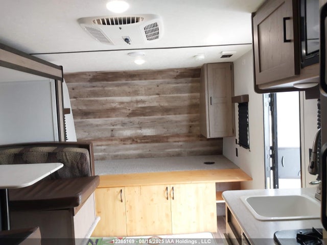 4YDT17616LW242082 Keystone 2020
