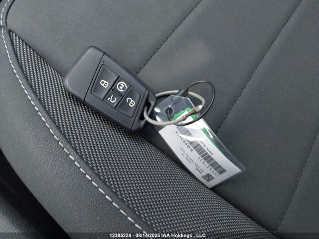 3VVSX7B28RM092658 Volkswagen tsi