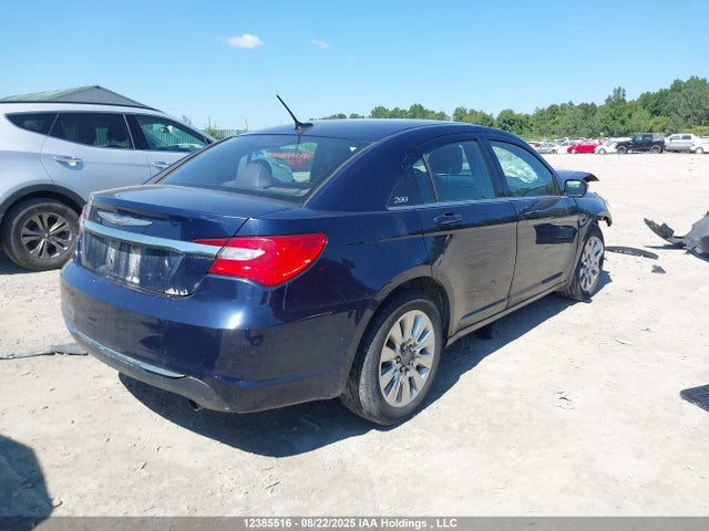 1C3CCBAB9EN115422 Chrysler 200