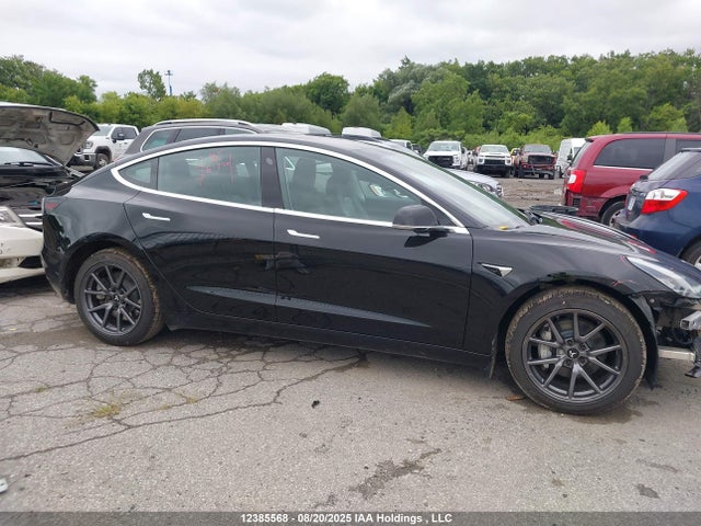 5YJ3E1EAXKF329329 Tesla MODEL 3