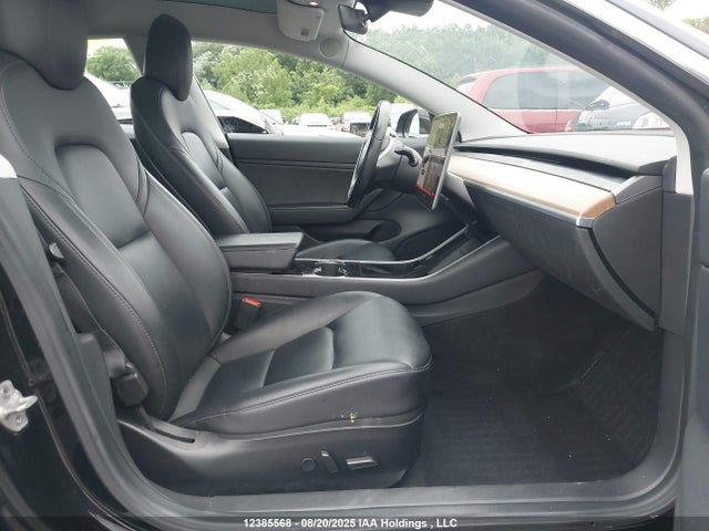 5YJ3E1EAXKF329329 Tesla MODEL 3