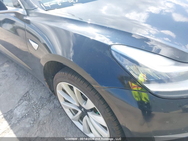 5YJ3E1EA7JF029696 Tesla MODEL 3