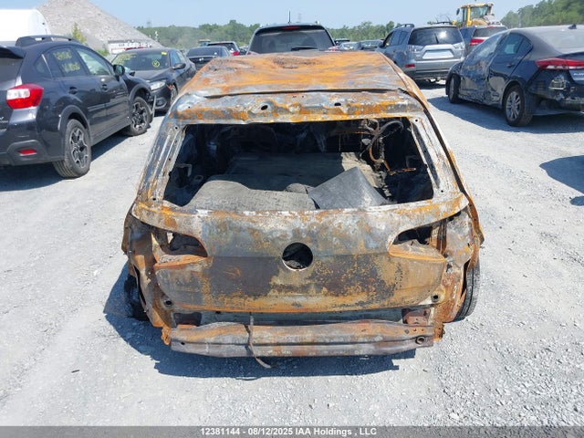 WVWPR7AU8HW954079 Volkswagen 2017