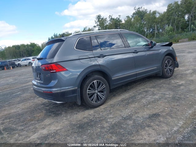 3VV4B7AX3JM129768 Volkswagen Tiguan
