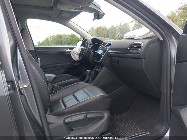 3VV4B7AX3JM129768 Volkswagen Tiguan