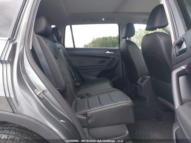 3VV4B7AX3JM129768 Volkswagen Tiguan