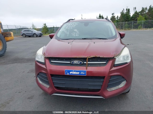 1FMCU9G92EUA16996 Ford Escape