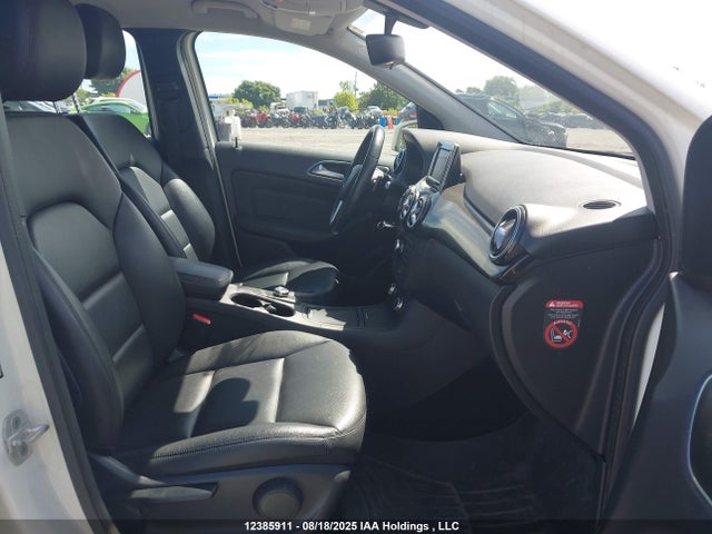 WDDMH4EB1EJ282460 Mercedes-Benz B-Class