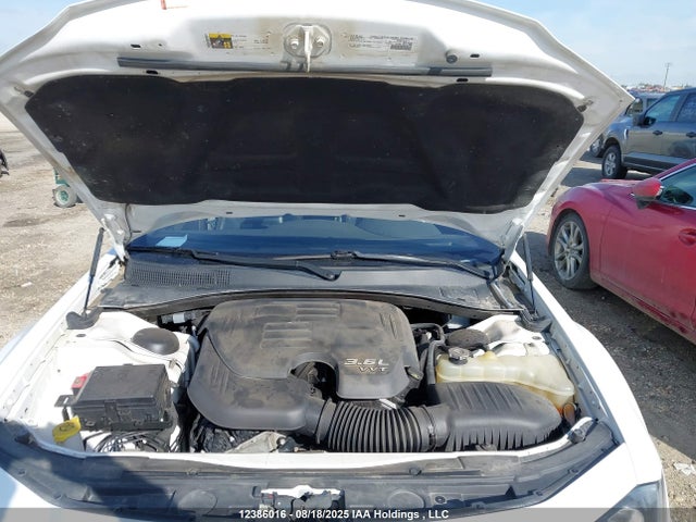 Chrysler 300 2017 2C3CCABG9HH529754 Image 10