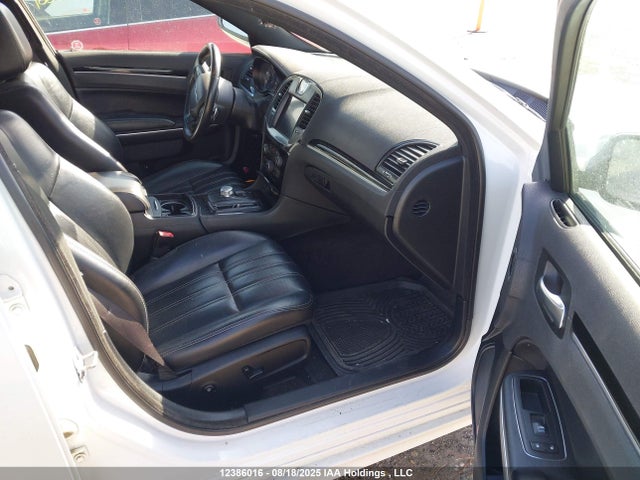 Chrysler 300 2017 2C3CCABG9HH529754 Image 5