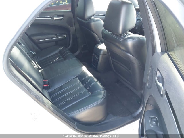 Chrysler 300 2017 2C3CCABG9HH529754 Image 8