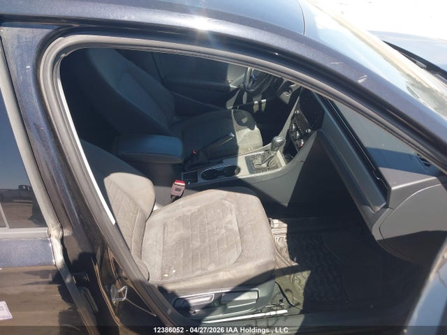 1VWAA7A3XLC018637 Volkswagen Passat