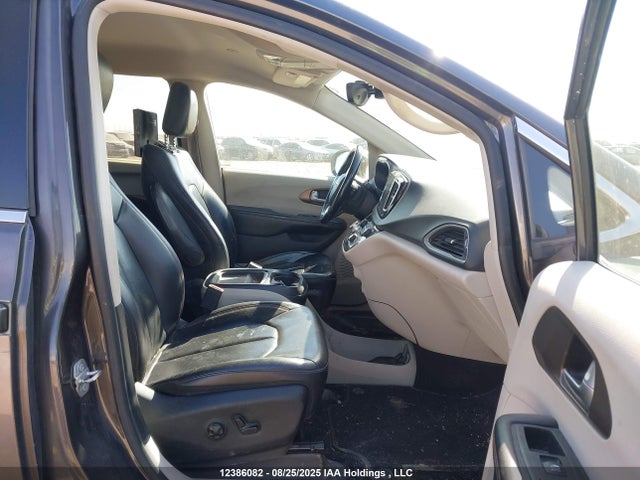 2C4RC1EG0HR545126 Chrysler Pacifica
