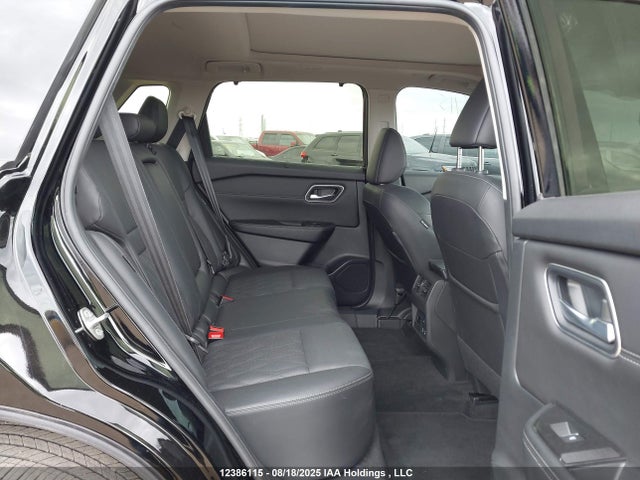 JN8BT3DD6RW452435 Nissan Rogue