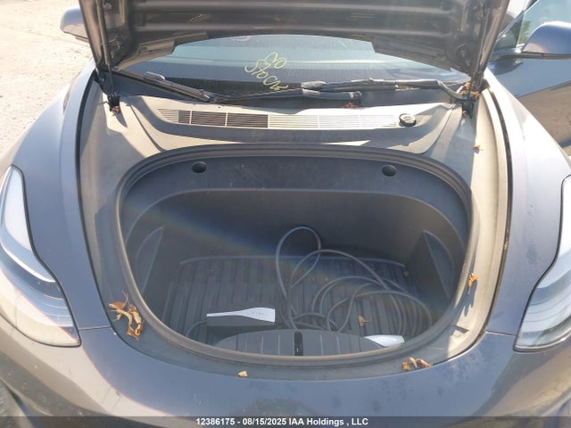 5YJ3E1EA4PF427411 Tesla MODEL 3