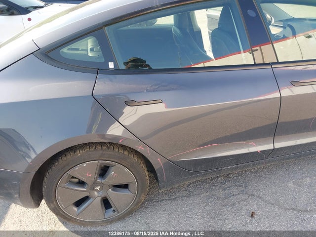 5YJ3E1EA4PF427411 Tesla MODEL 3