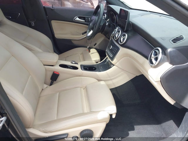 WDDSJ4GB3HN425950 Mercedes-Benz CLA-Class