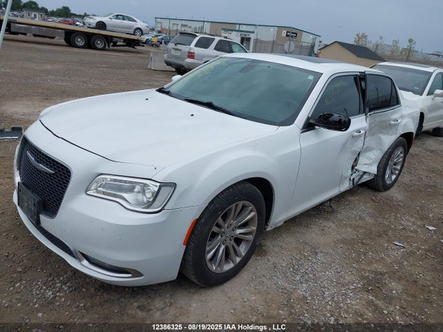 2C3CCAAG3HH607558 Chrysler 300