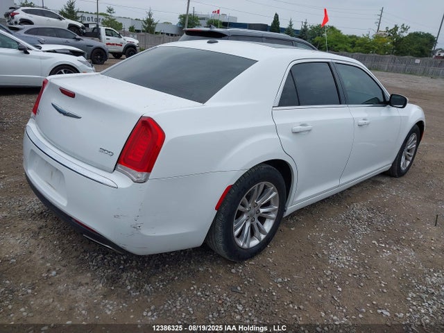 2C3CCAAG3HH607558 Chrysler 300
