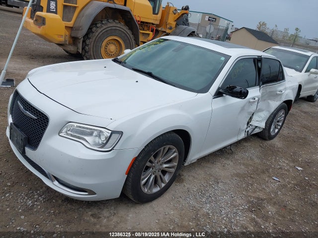 2C3CCAAG3HH607558 Chrysler 300
