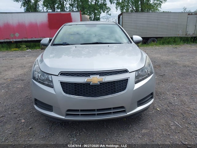 1G1P75SZ7E7116306 Chevrolet luz