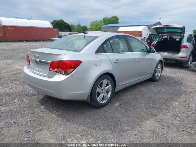 1G1P75SZ7E7116306 Chevrolet luz