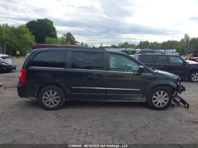 2C4RC1BG7FR707528 Chrysler Town and Country