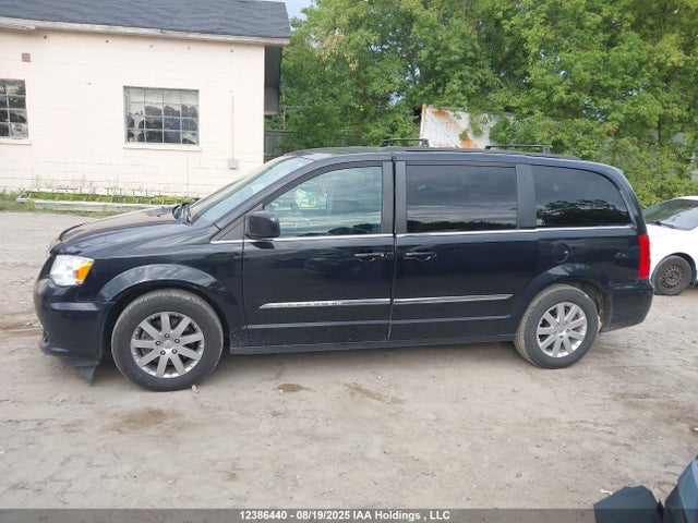 2C4RC1BG7FR707528 Chrysler Town and Country